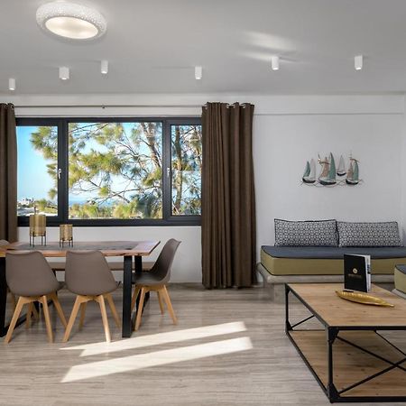 Christianna & George Luxury Hot Tub Apartment Fira  Ngoại thất bức ảnh