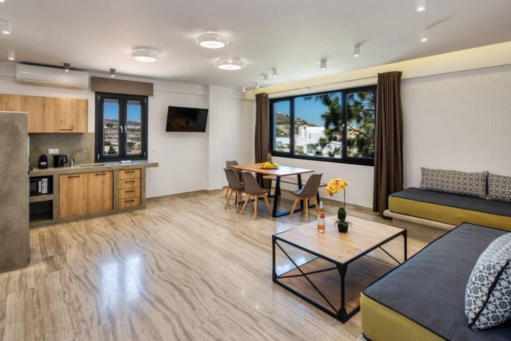 Christianna & George Luxury Hot Tub Apartment Fira  Ngoại thất bức ảnh