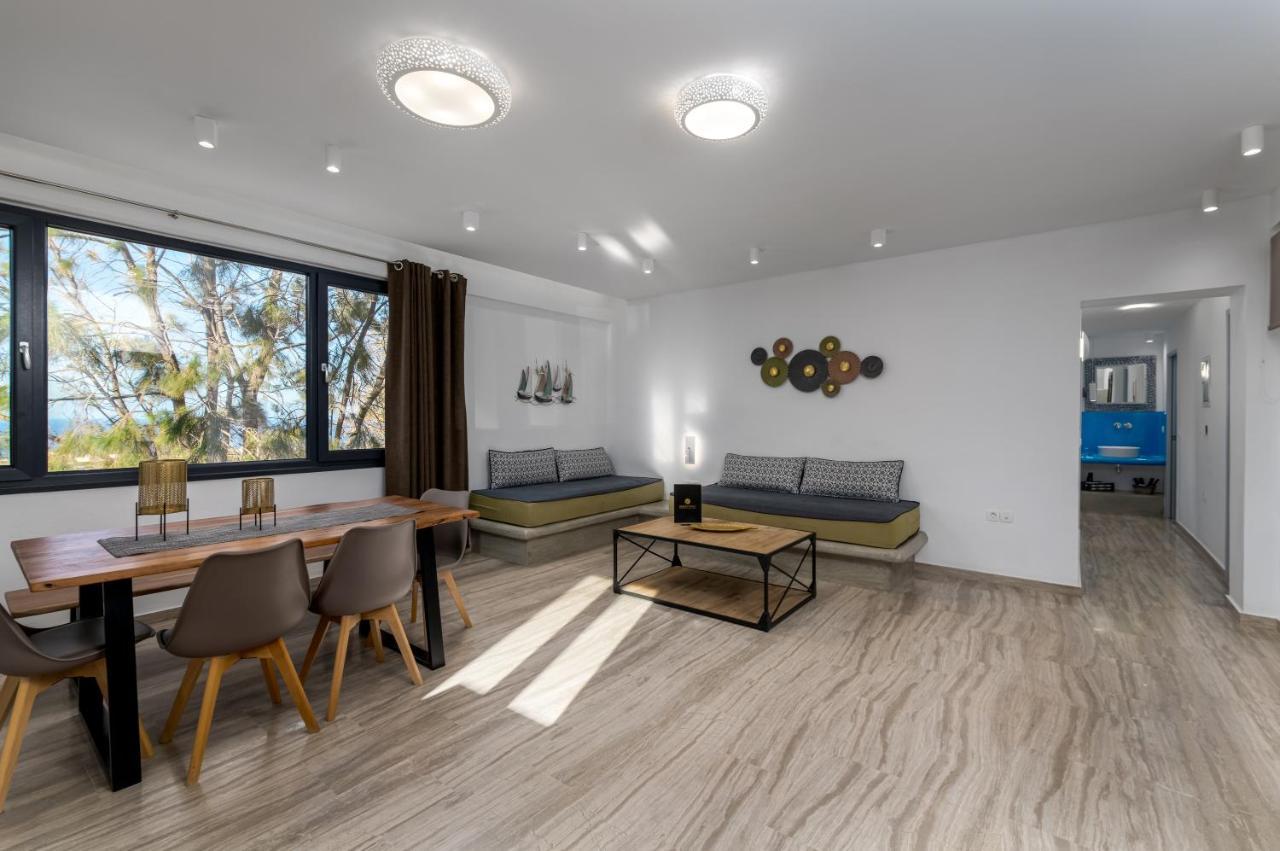 Christianna & George Luxury Hot Tub Apartment Fira  Ngoại thất bức ảnh