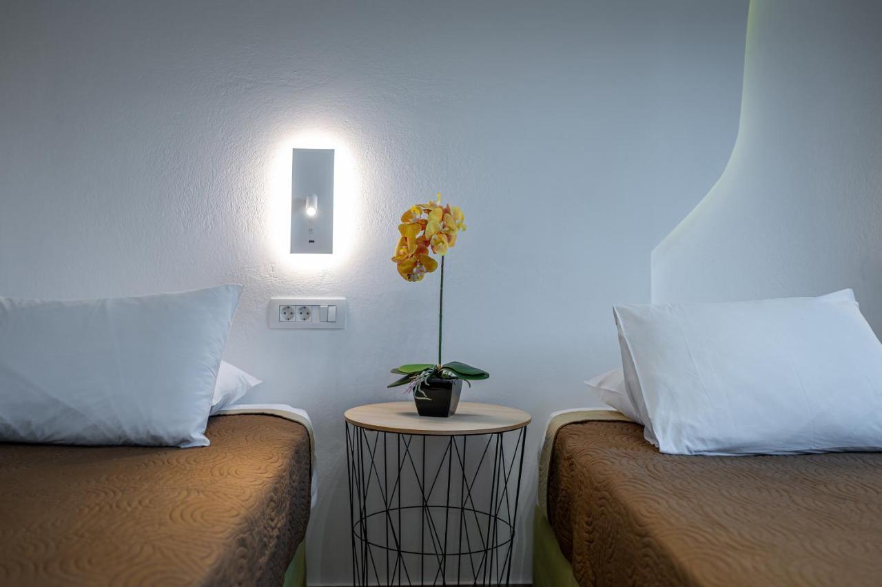 Christianna & George Luxury Hot Tub Apartment Fira  Ngoại thất bức ảnh