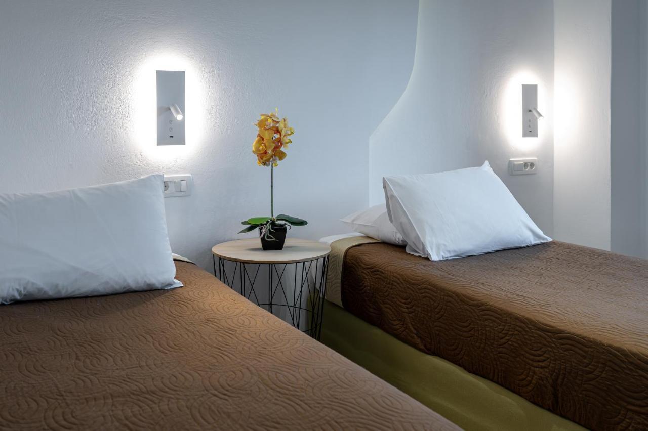 Christianna & George Luxury Hot Tub Apartment Fira  Ngoại thất bức ảnh